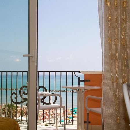 Hotel Cristall San Benedetto del Tronto Ngoại thất bức ảnh