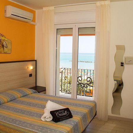 Hotel Cristall San Benedetto del Tronto Ngoại thất bức ảnh