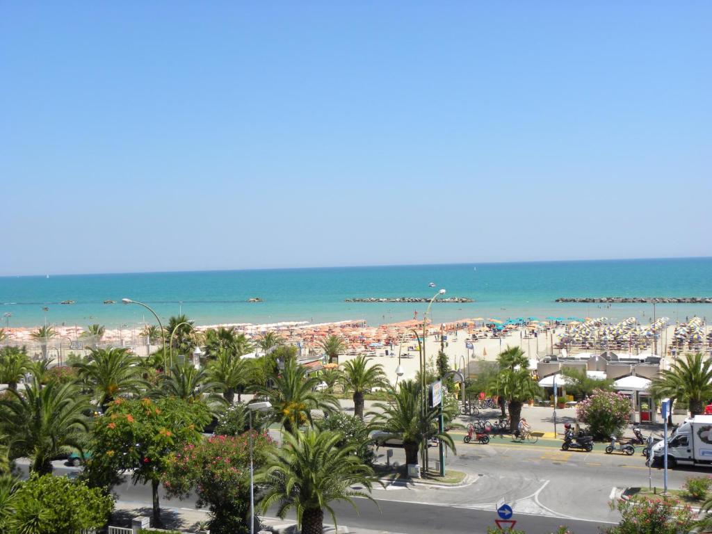 Hotel Cristall San Benedetto del Tronto Ngoại thất bức ảnh