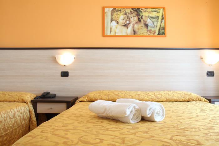 Hotel Cristall San Benedetto del Tronto Ngoại thất bức ảnh